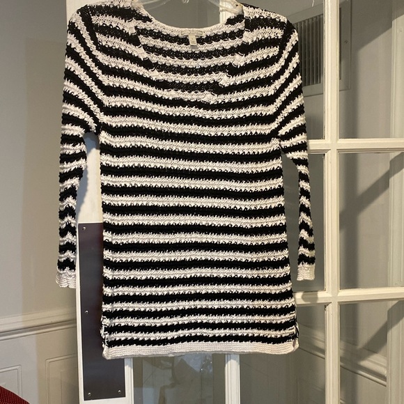 Dana Buchman size Large Sweater good condition - Picture 1 of 3